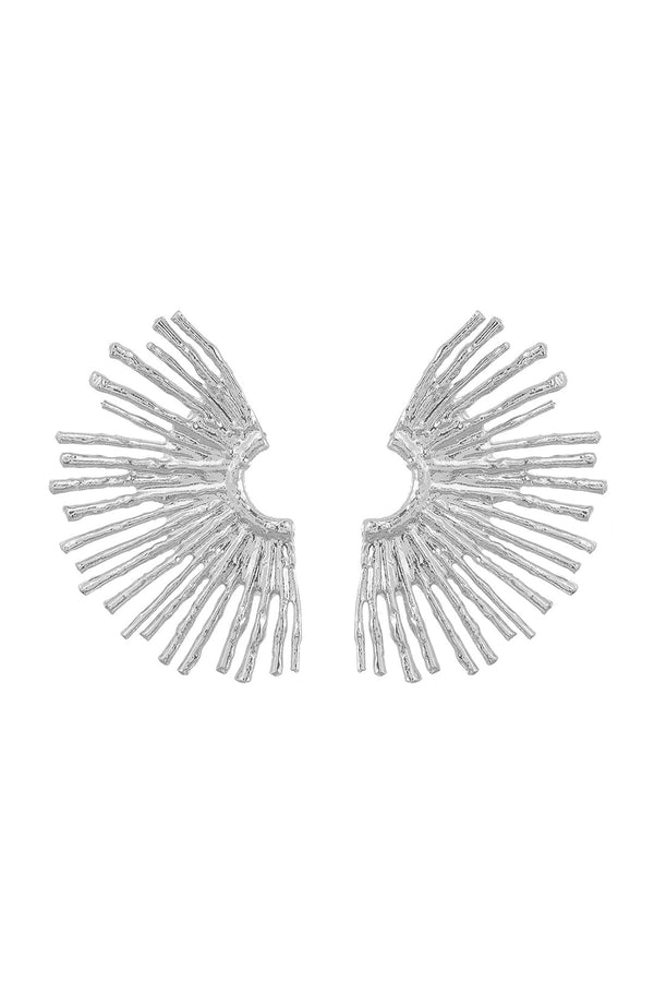 Pendientes de metal con borde ondulado